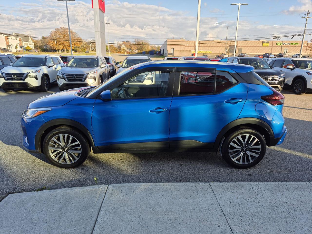 2023 Nissan Kicks SV Photo3