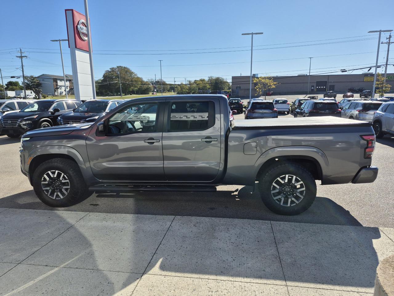 2022 Nissan Frontier SV SPORT Photo17