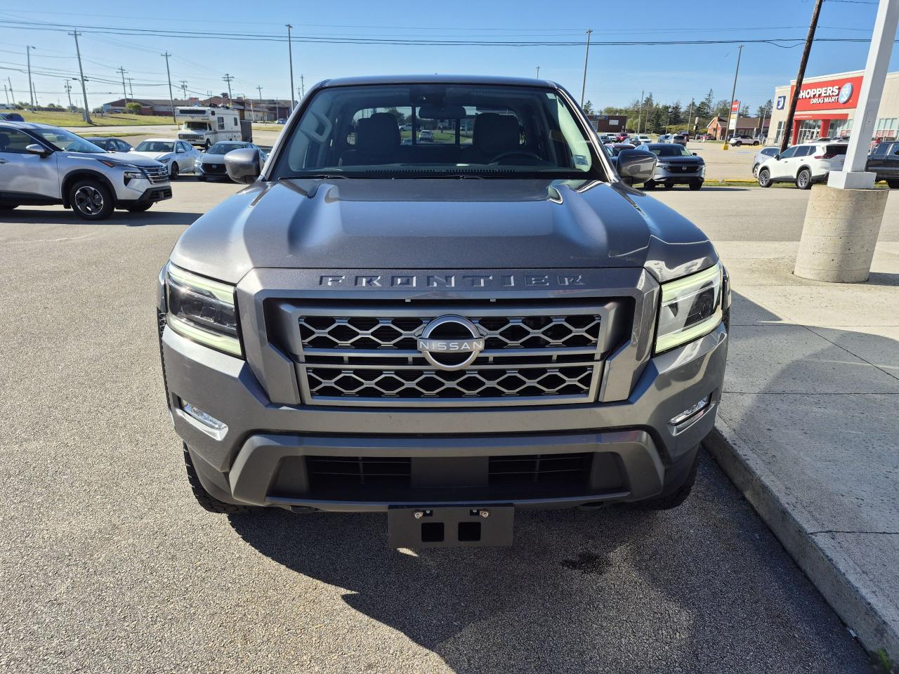 2022 Nissan Frontier SV SPORT Photo2