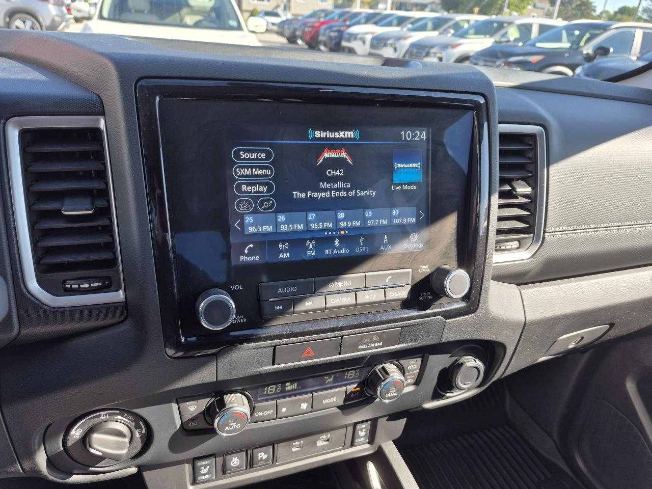 2022 Nissan Frontier SV SPORT Photo23