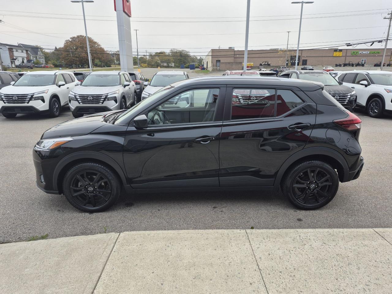 2023 Nissan Kicks SV Special Edition Photo3