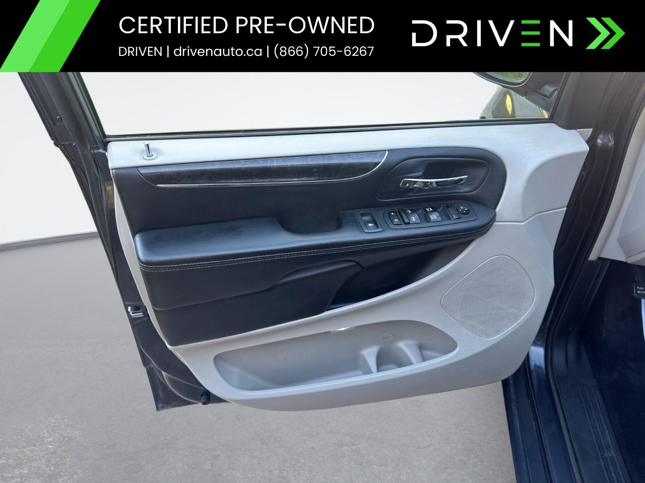 2014 Chrysler Town & Country 4dr Wgn Touring w/Leather Photo