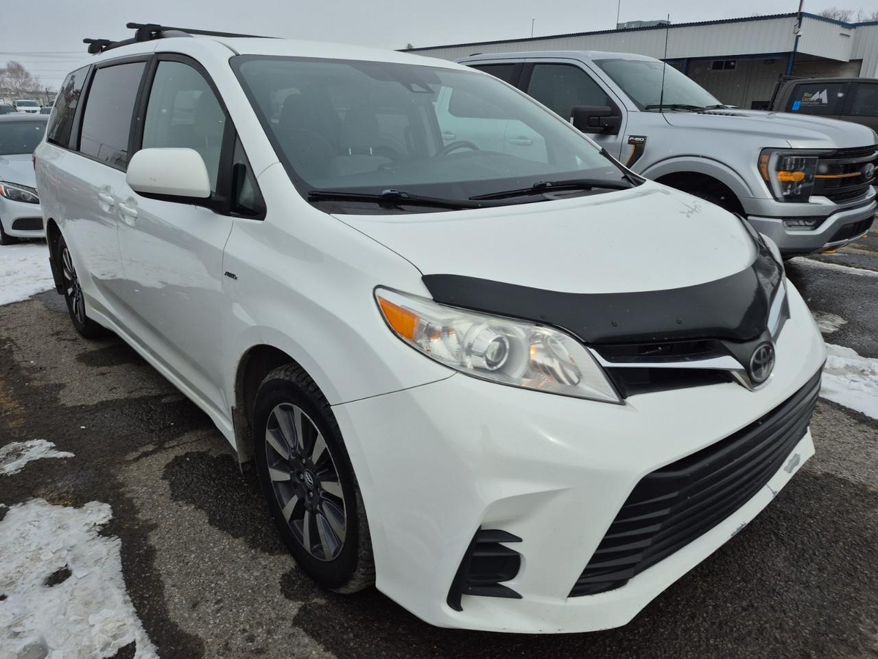 2018 Toyota Sienna LE AWD | NO ACCIDENTS | ALLOYS Photo3
