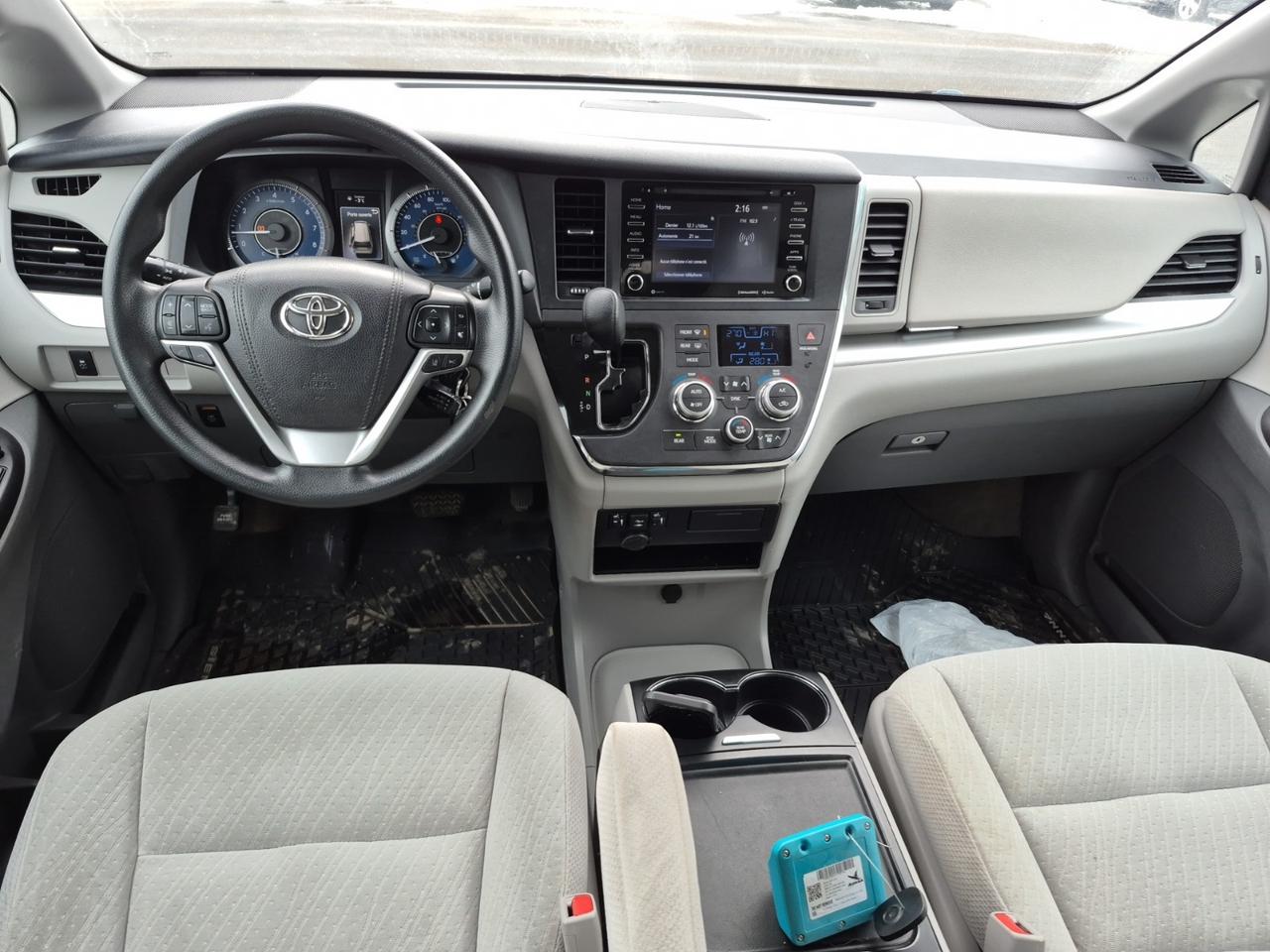 2018 Toyota Sienna LE AWD | NO ACCIDENTS | ALLOYS Photo