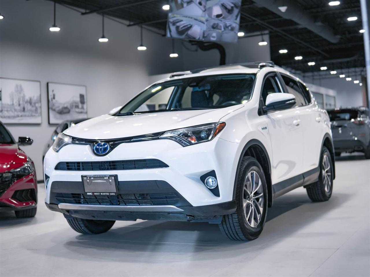 2018 Toyota RAV4 Hybrid LE+ AWD | NO ACCIDENTS | 13 TOYOTA SERVICE RECORDS Photo