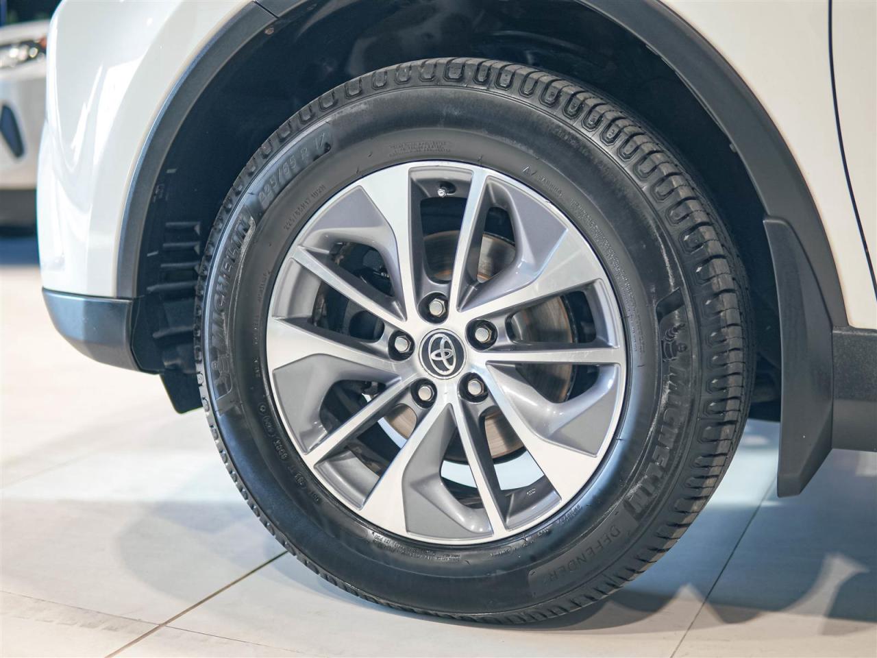 2018 Toyota RAV4 Hybrid LE+ AWD | NO ACCIDENTS | 13 TOYOTA SERVICE RECORDS Photo