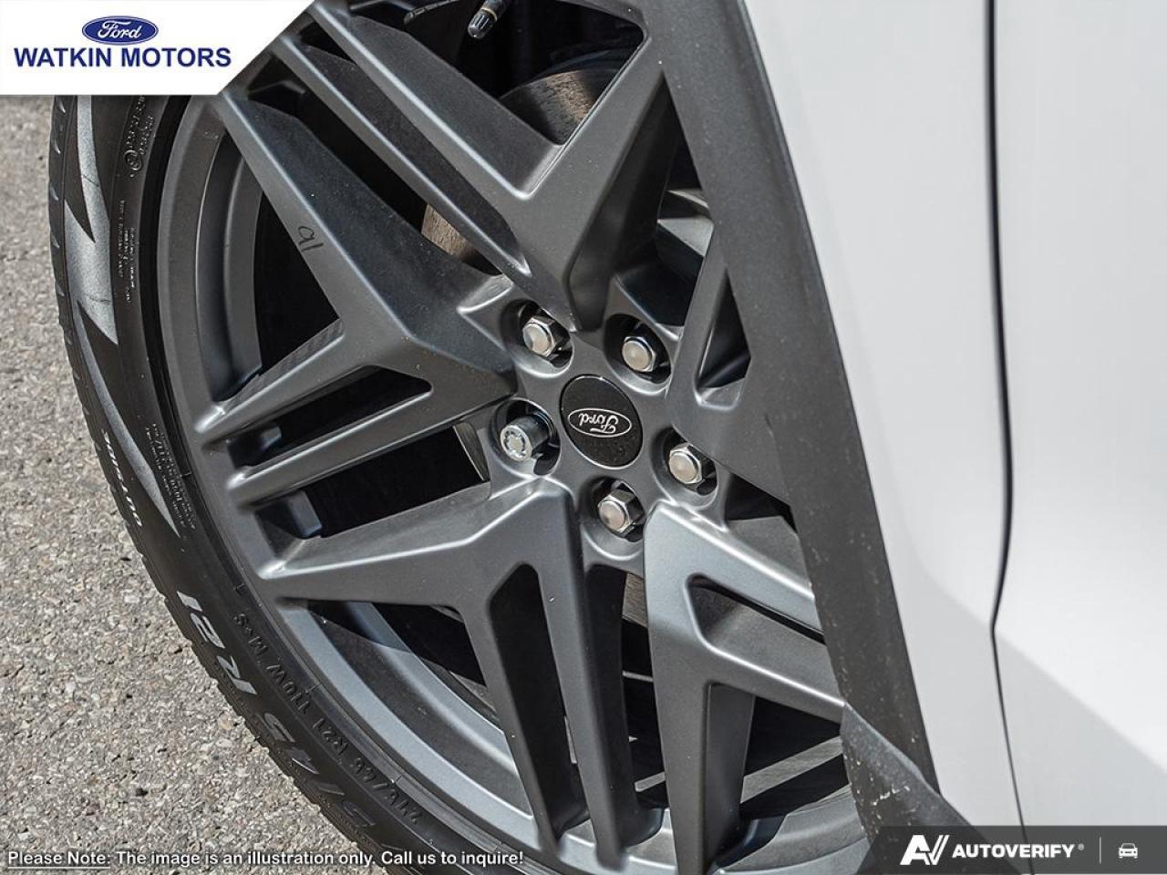 2025 Ford Explorer ST Photo7