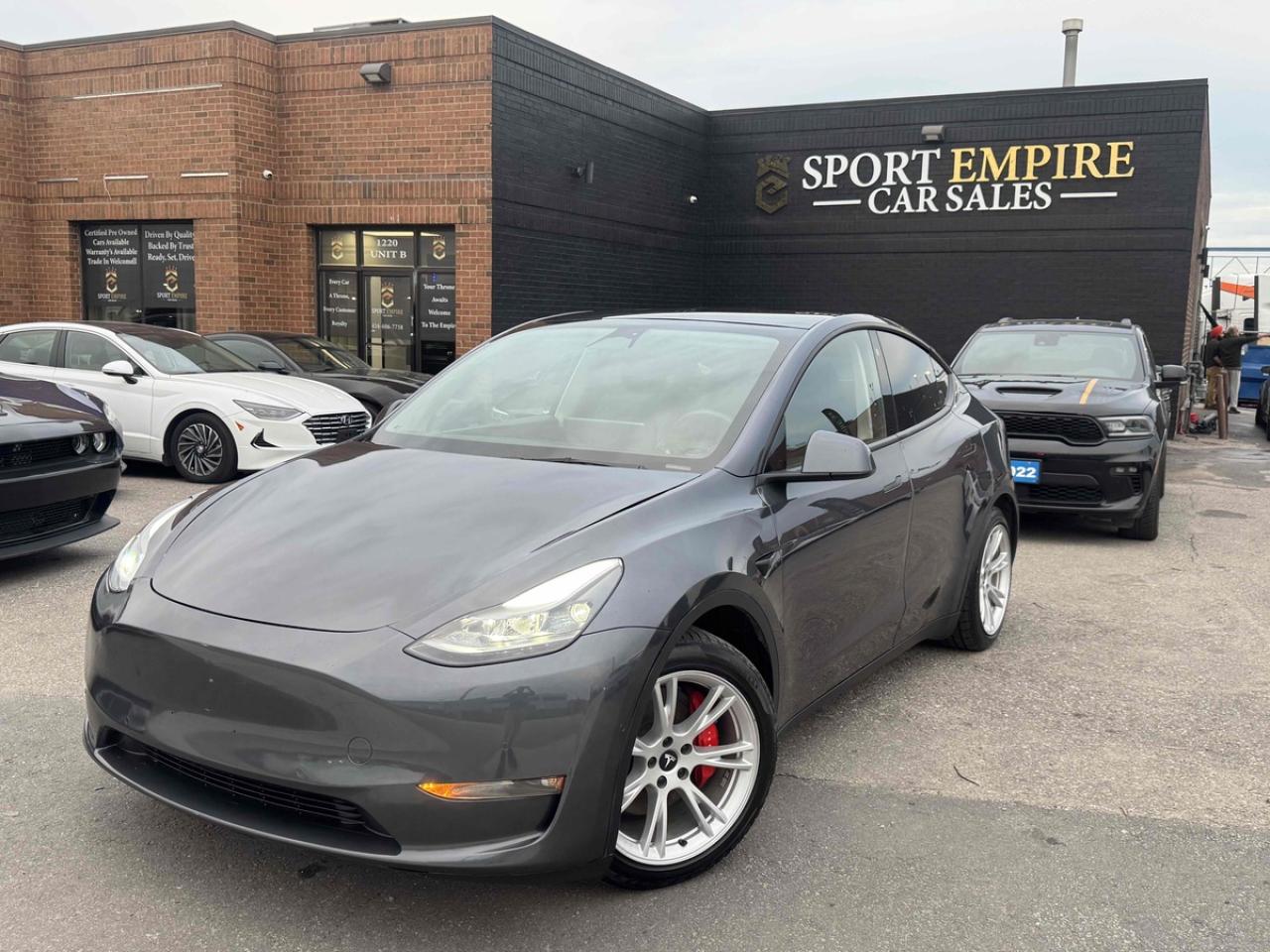 2023 Tesla Model Y PERFORMANCE - Photo #5