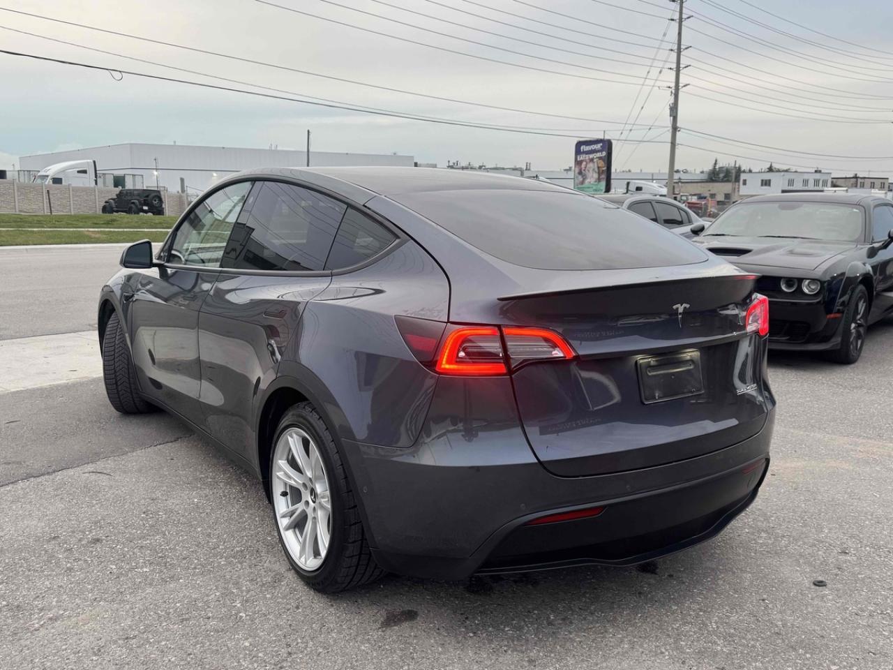 2023 Tesla Model Y PERFORMANCE - Photo #4