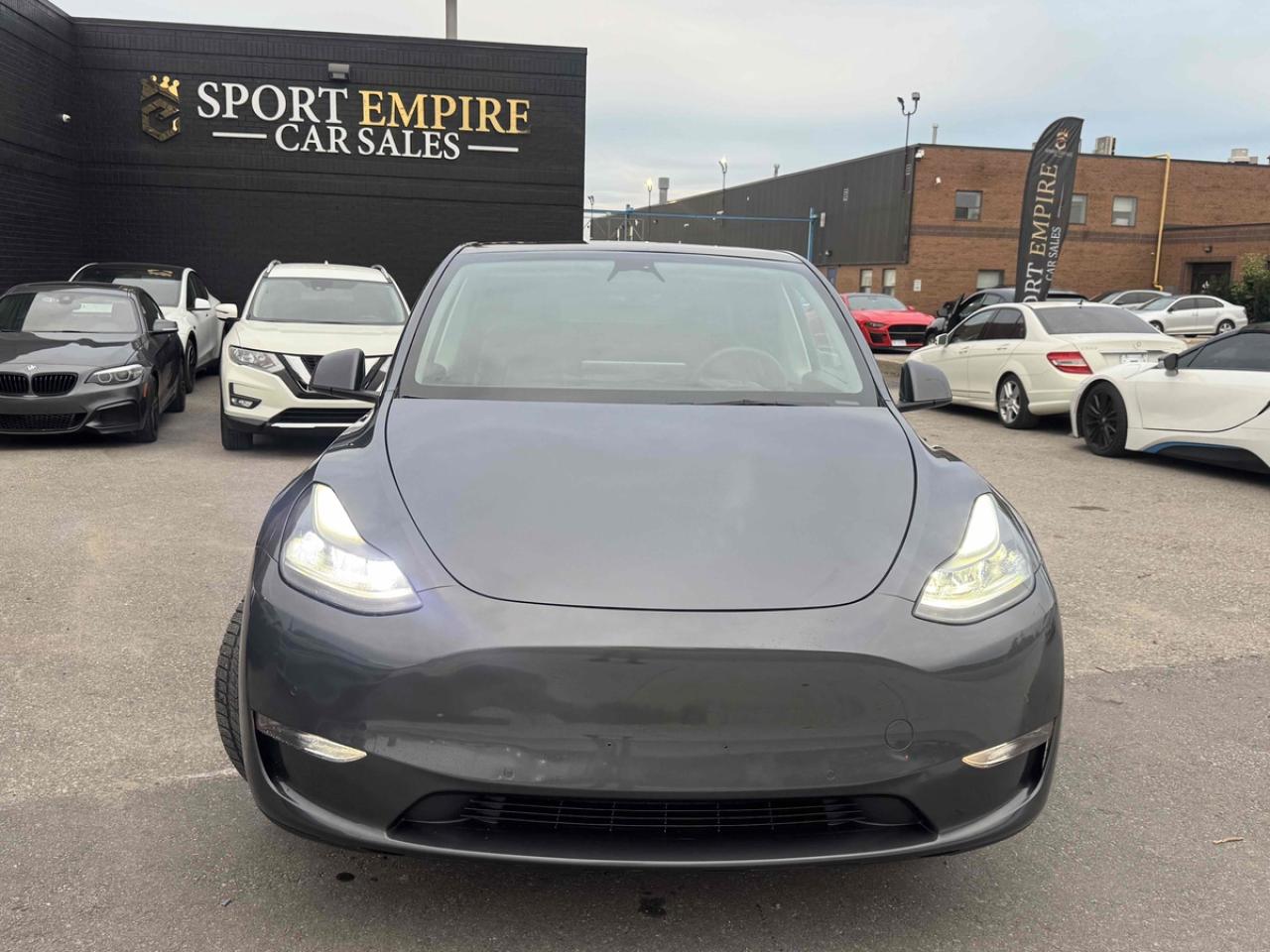 2023 Tesla Model Y PERFORMANCE - Photo #2