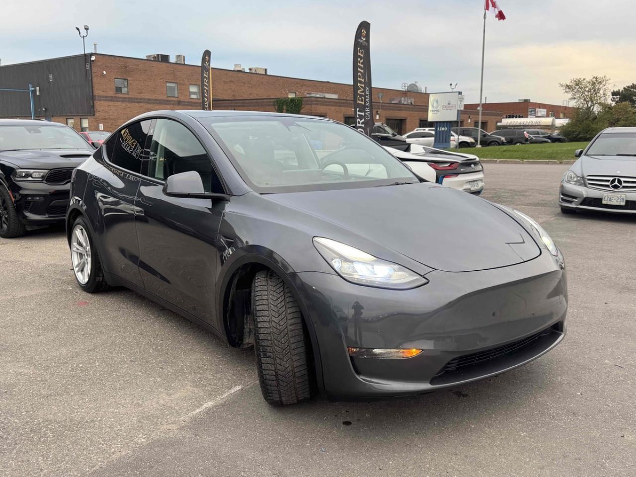 2023 Tesla Model Y PERFORMANCE - Photo #3