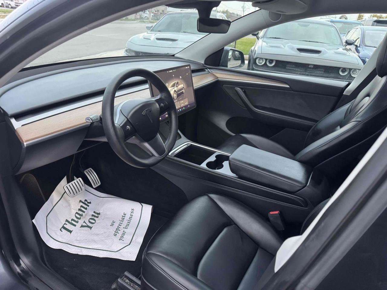 2023 Tesla Model Y PERFORMANCE - Photo #8