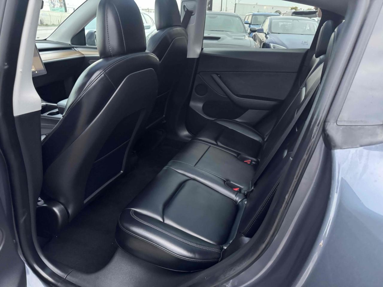 2023 Tesla Model Y PERFORMANCE - Photo #14