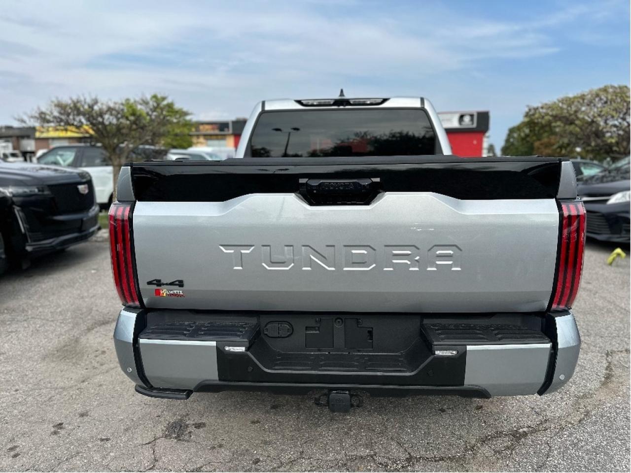 2024 Toyota Tundra Platinum Hybrid Photo4