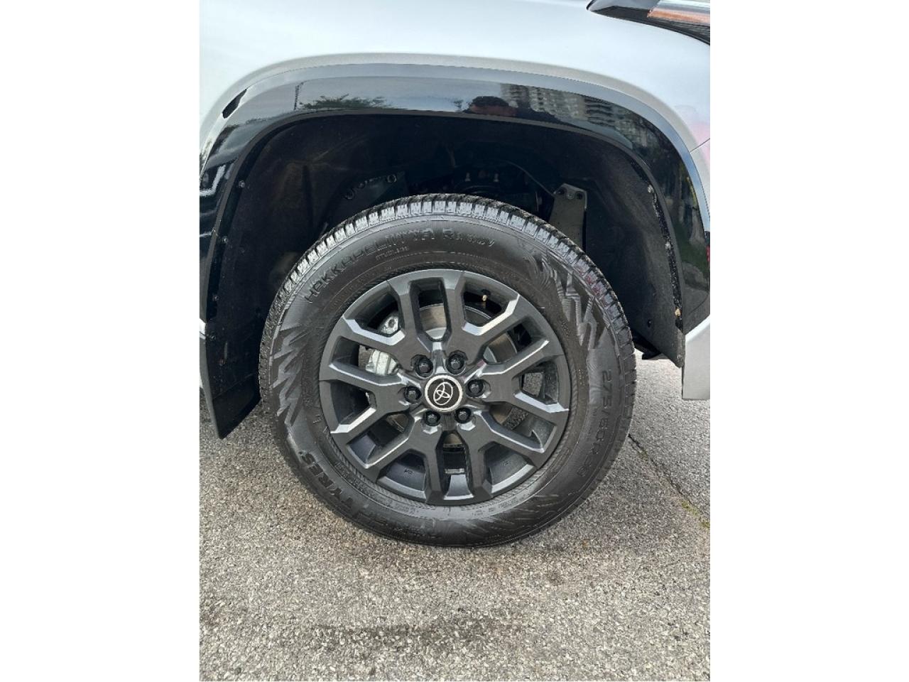 2024 Toyota Tundra Platinum Hybrid Photo