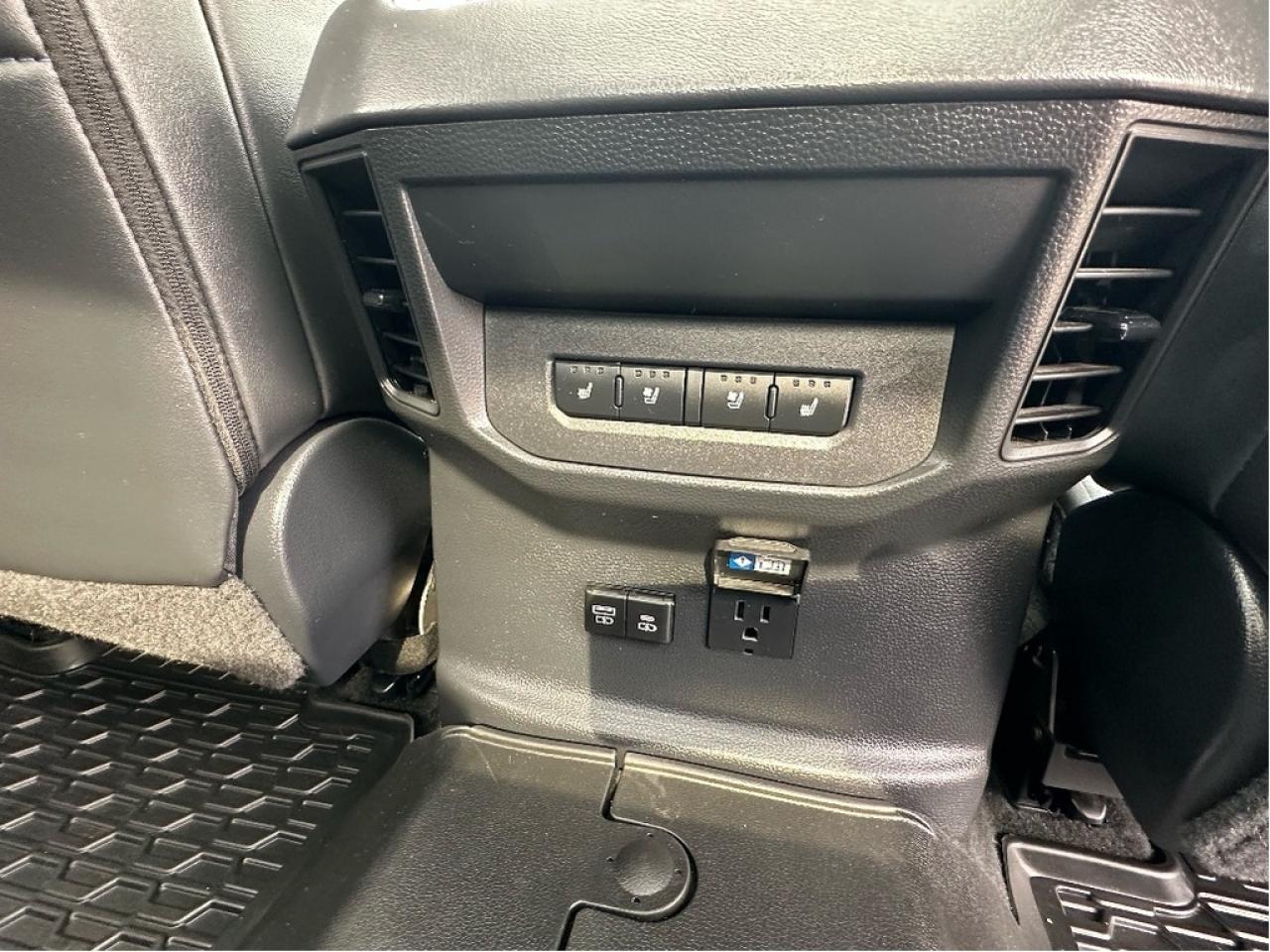 2024 Toyota Tundra Platinum Hybrid Photo