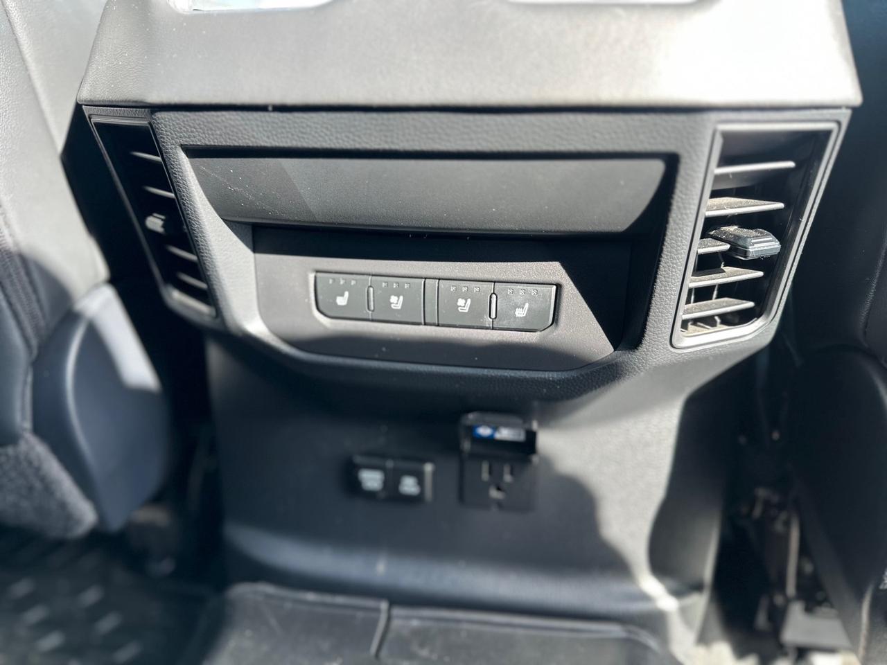 2024 Toyota Tundra Platinum Crewmax Photo