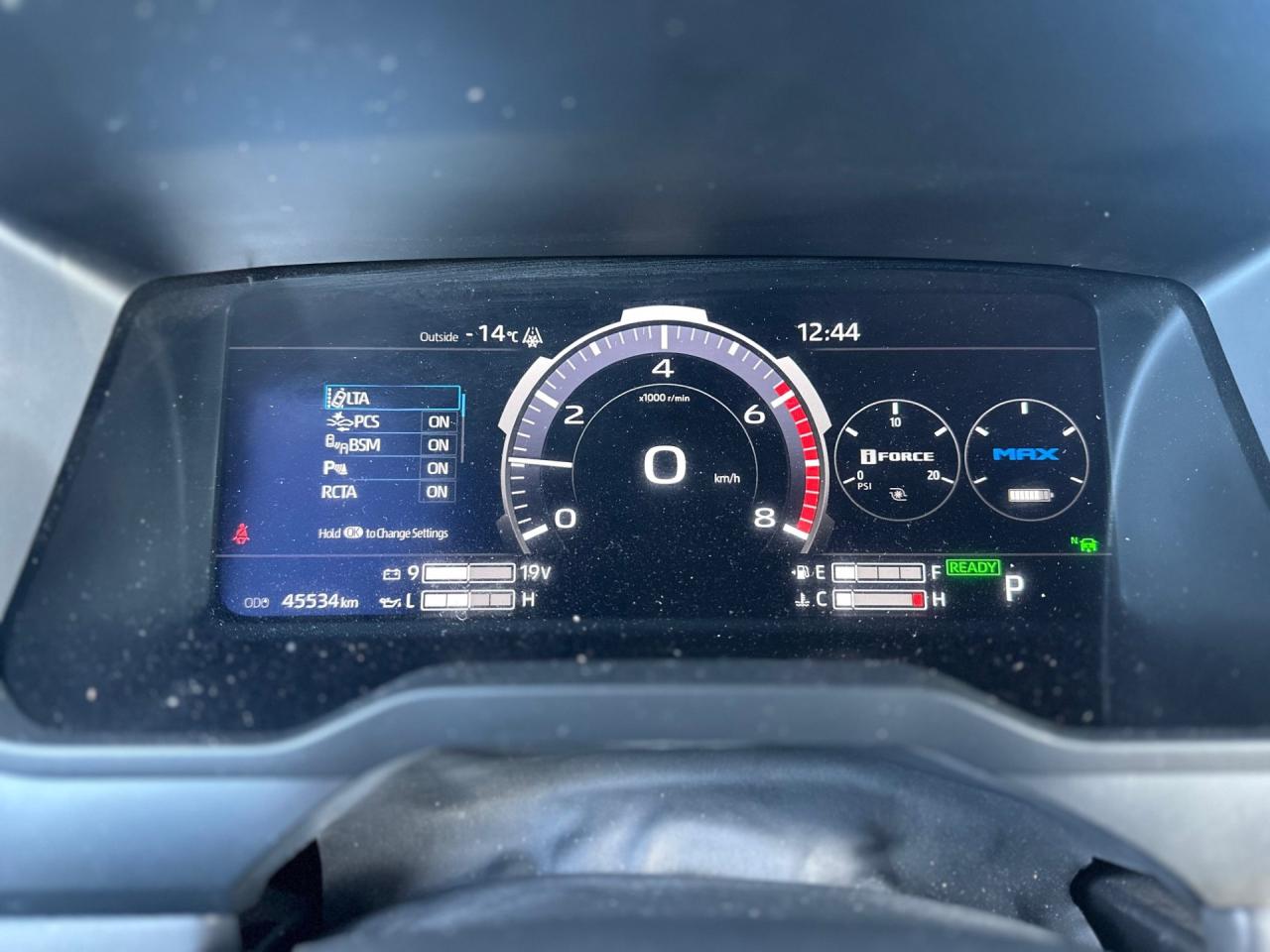 2024 Toyota Tundra Platinum Crewmax Photo