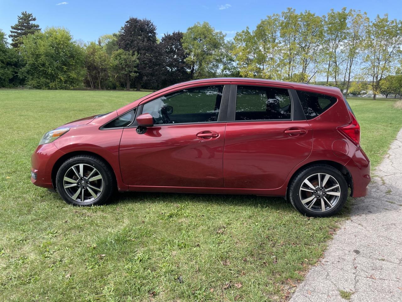 2017 Nissan Versa Note SL *Navigation / backup camera - Photo #3