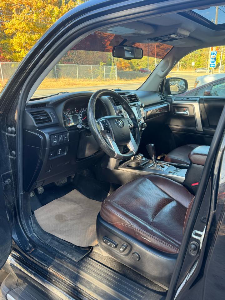 2016 Toyota 4Runner SR5 - Photo #6