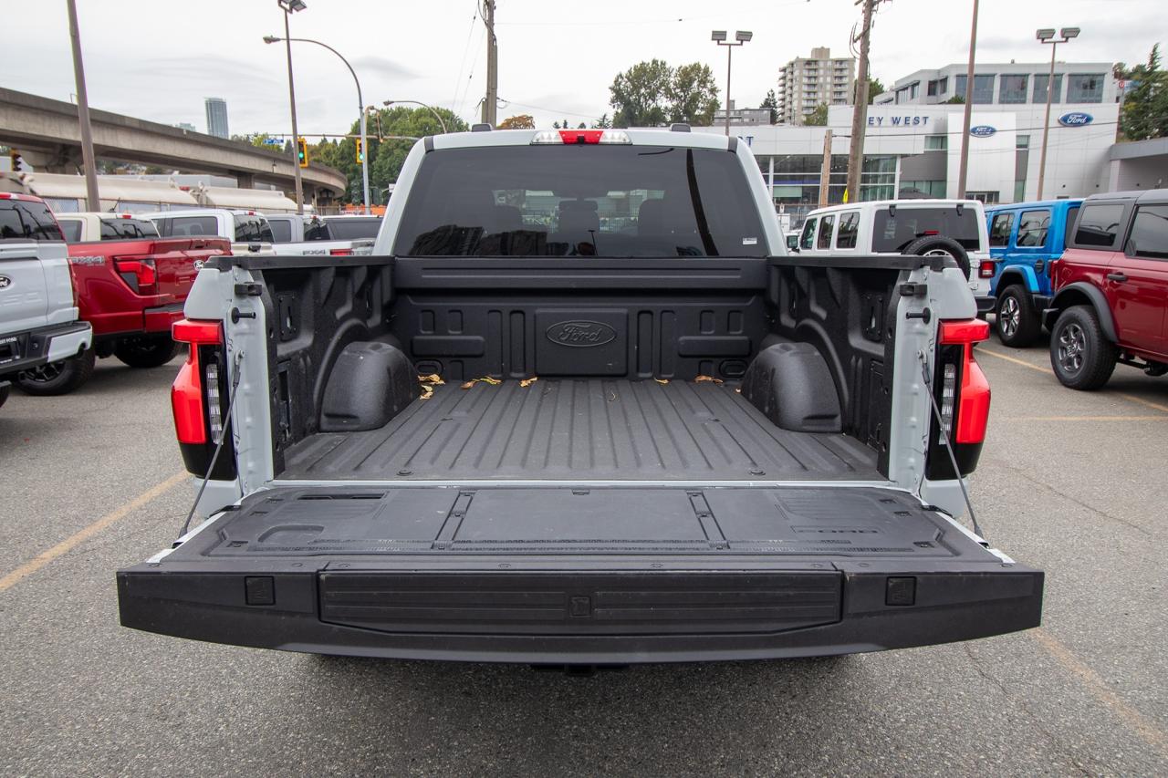 2024 Ford F-150 XLT 4WD SuperCrew 5.5' Box Photo5