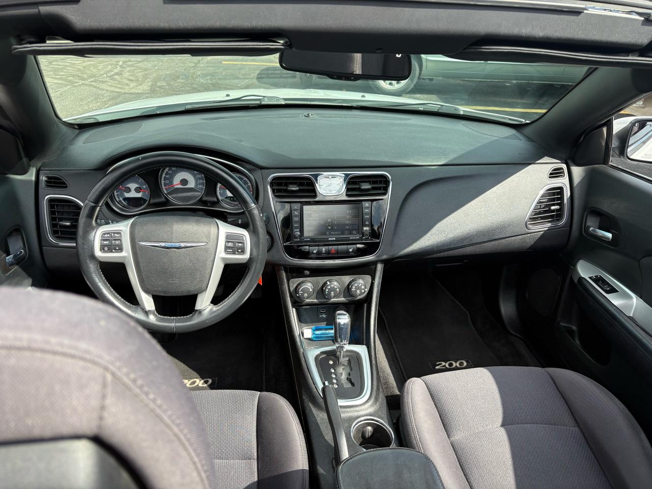 2013 Chrysler 200 Touring - Photo #10