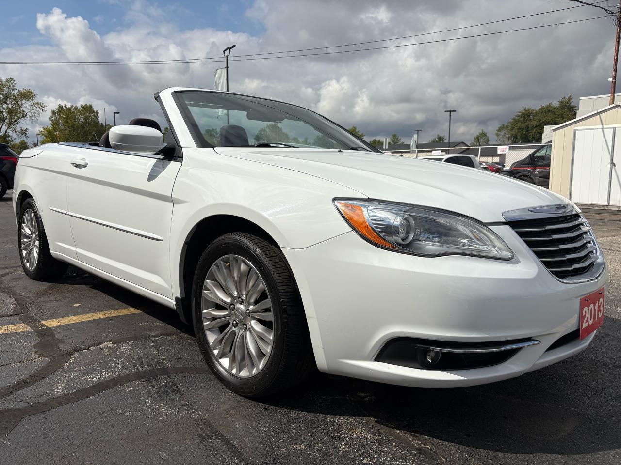 2013 Chrysler 200 Touring - Photo #8