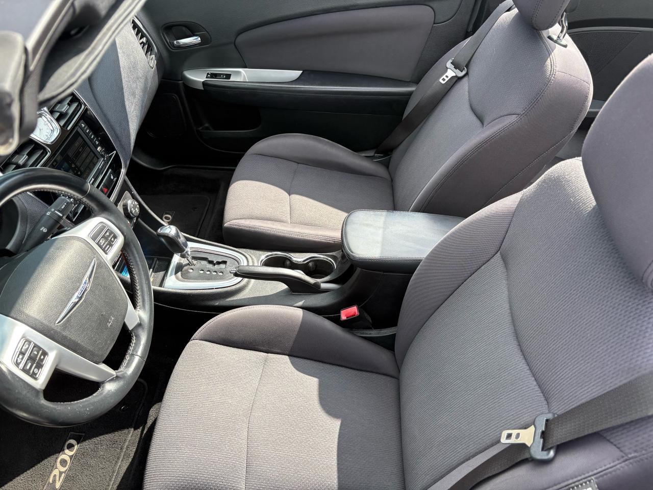 2013 Chrysler 200 Touring - Photo #11