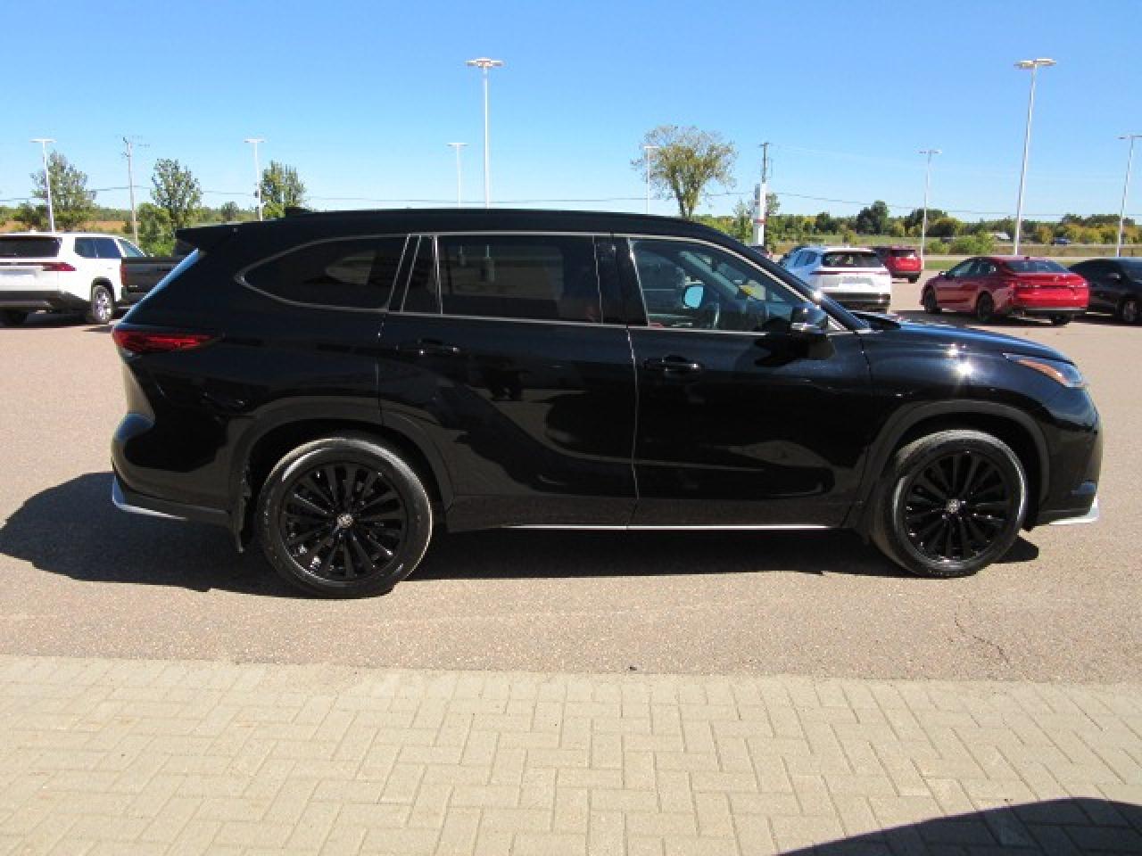 2023 Toyota Highlander XSE Photo