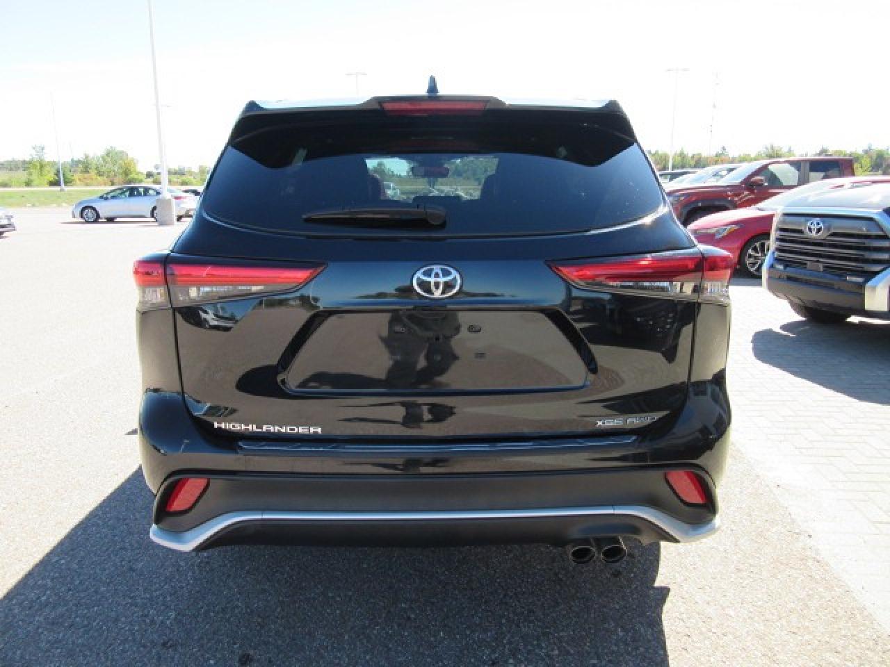 2023 Toyota Highlander XSE Photo4