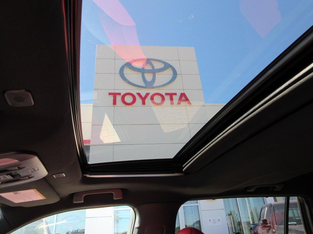 2023 Toyota Highlander XSE Photo