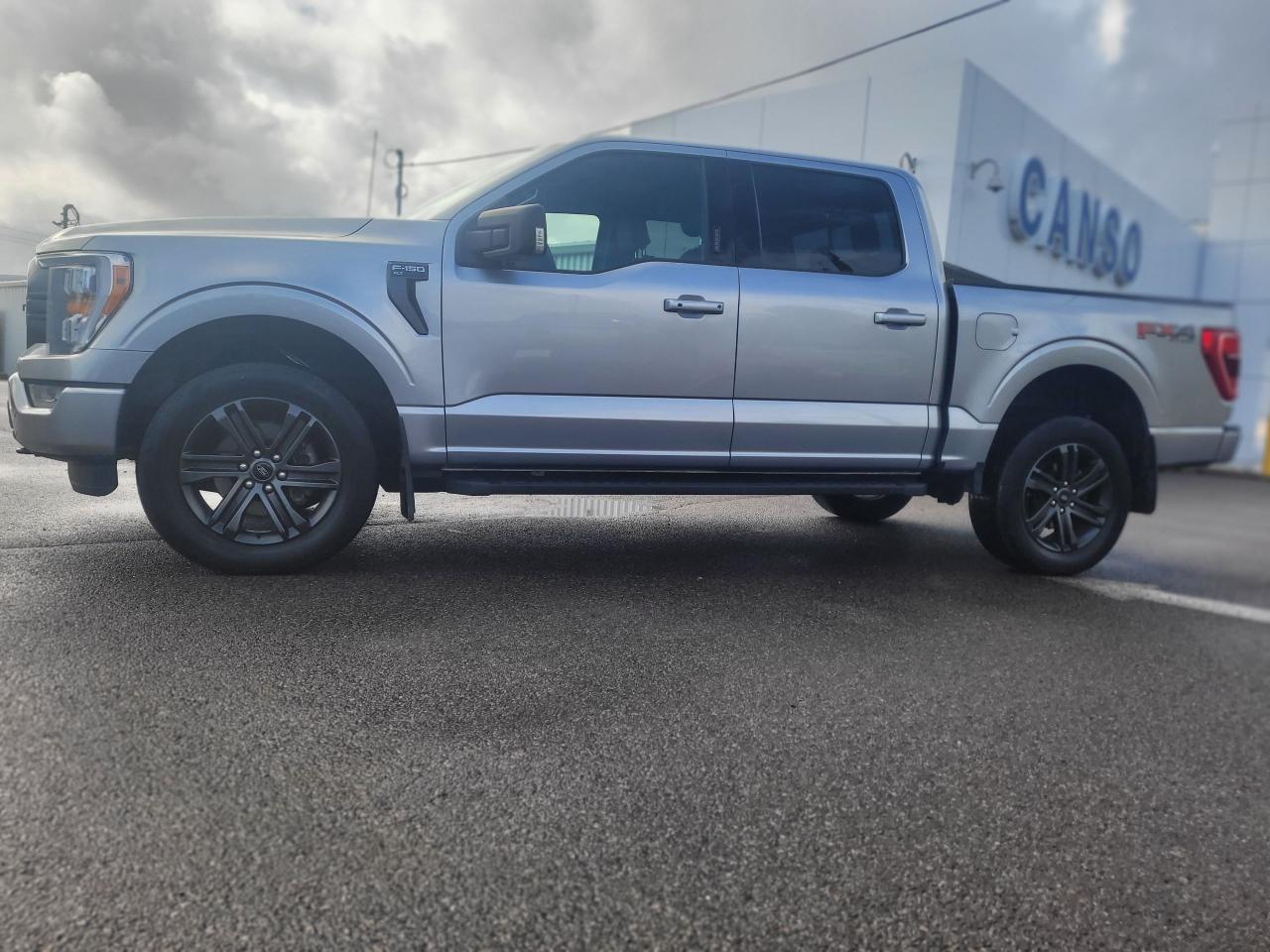 2022 Ford F-150 XLT 4WD SuperCrew 5.5' Bo Photo2