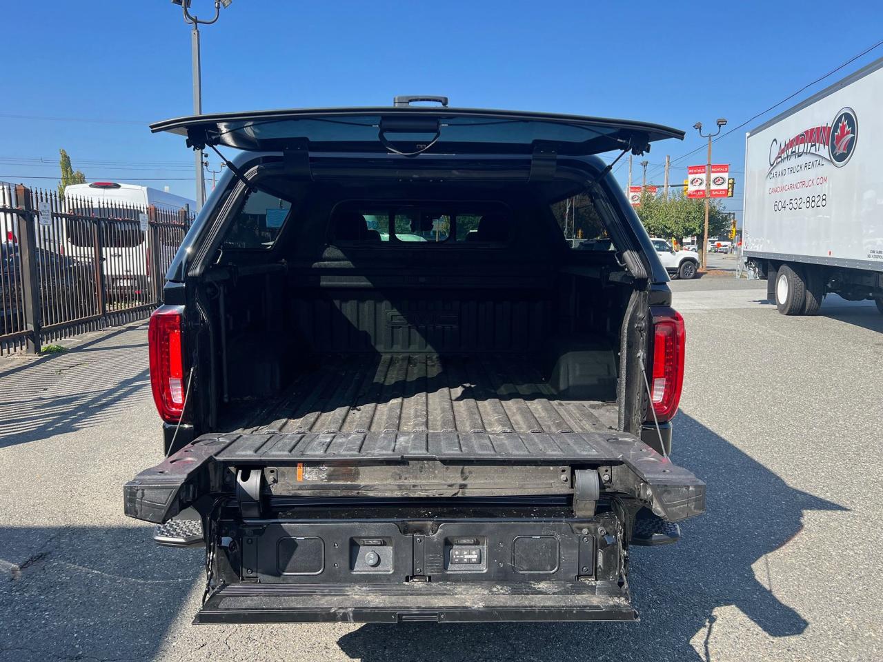 2025 GMC Sierra 1500 Denali Ultimate Photo7