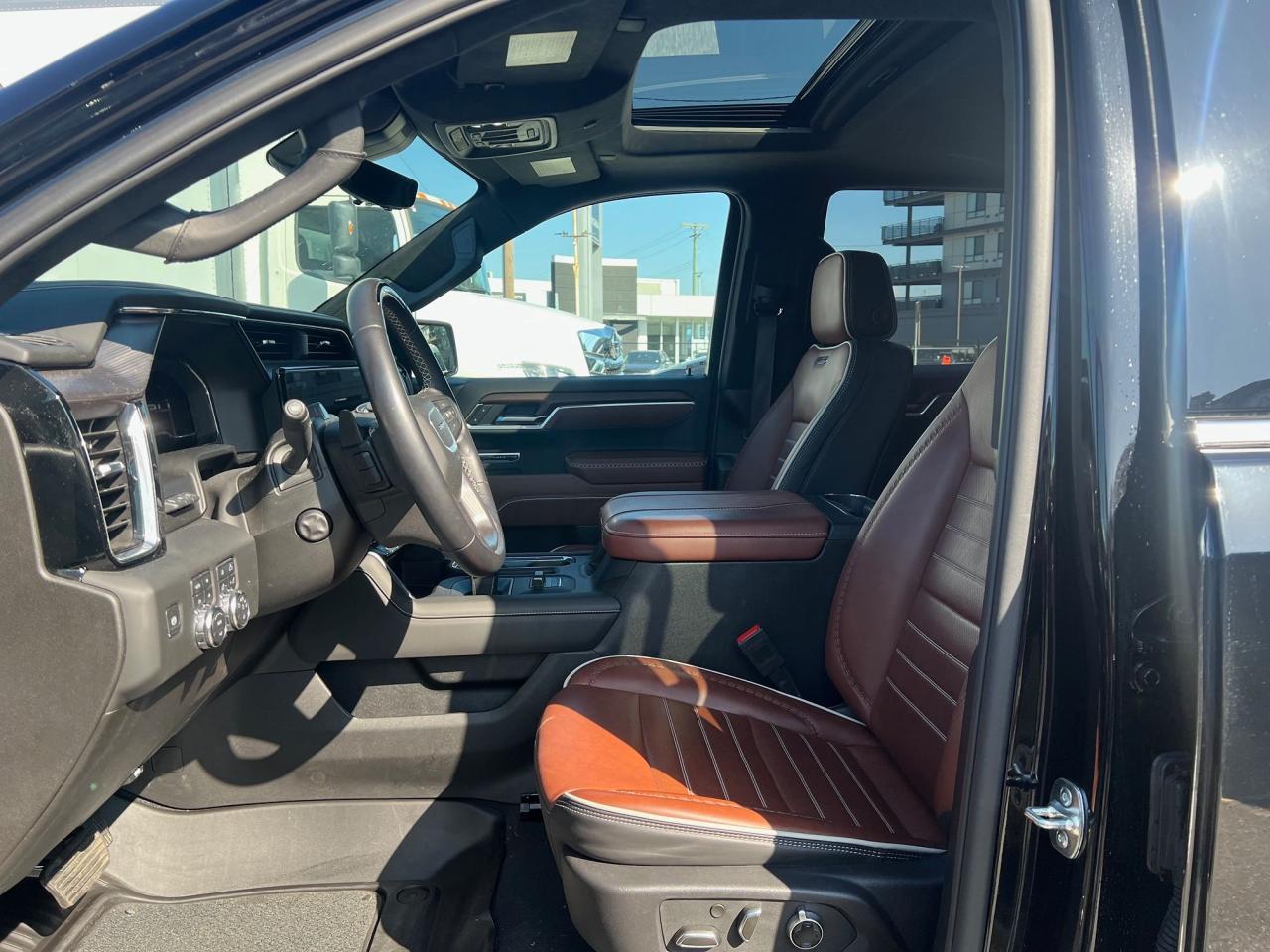 2025 GMC Sierra 1500 Denali Ultimate Photo12