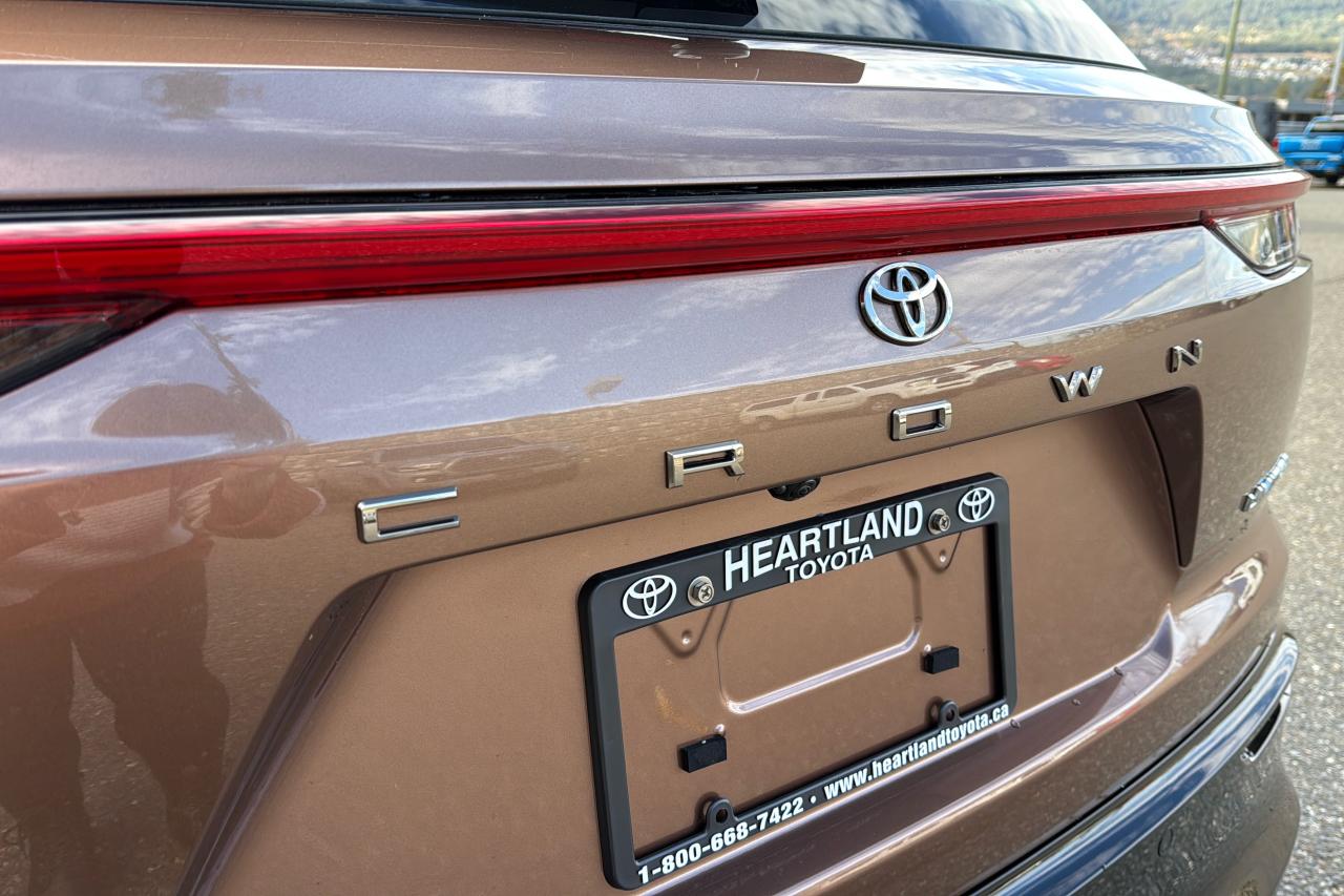 2025 Toyota Crown Signia Limited Advanced Tech Package Photo