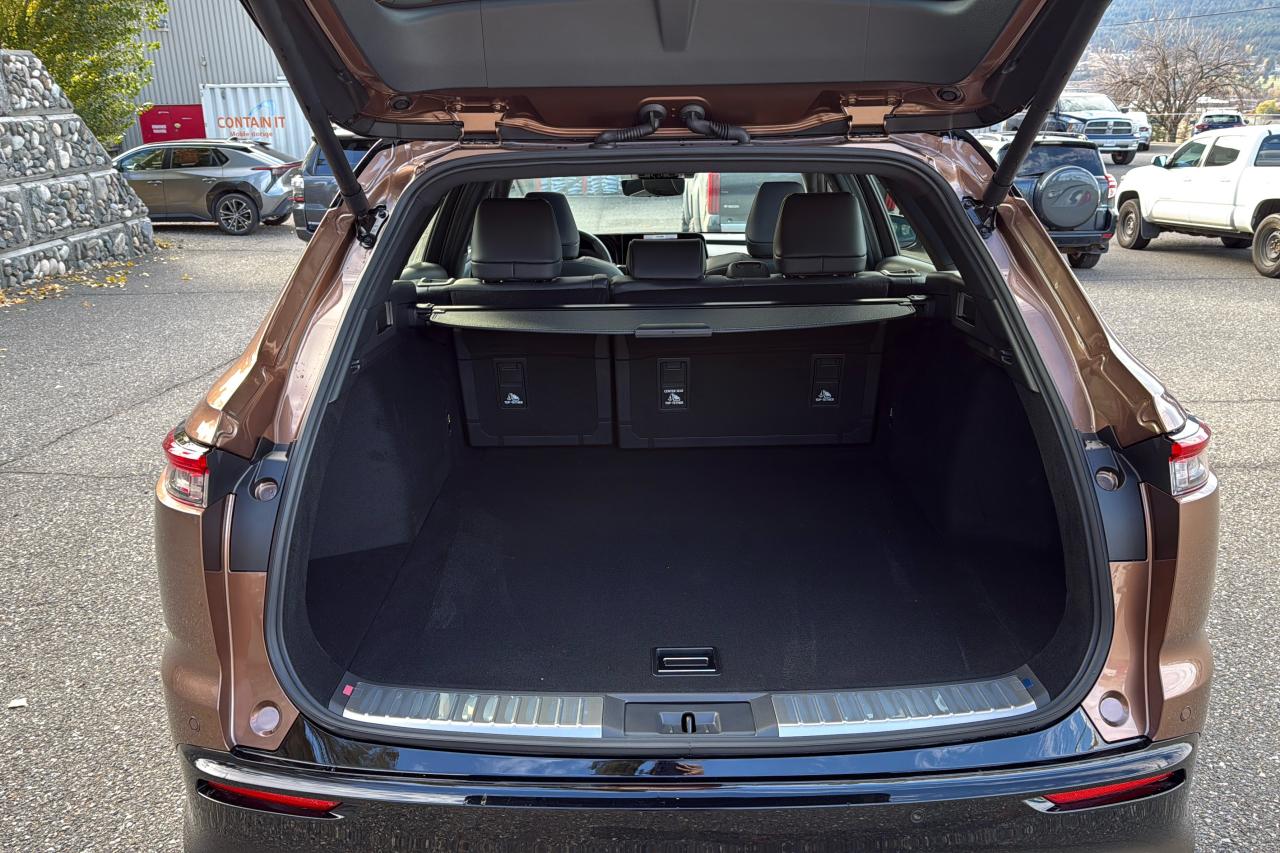 2025 Toyota Crown Signia Limited Advanced Tech Package Photo