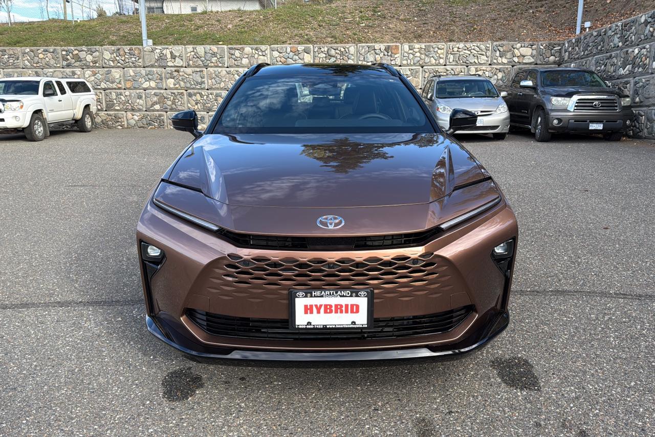 2025 Toyota Crown Signia Limited Advanced Tech Package Photo1