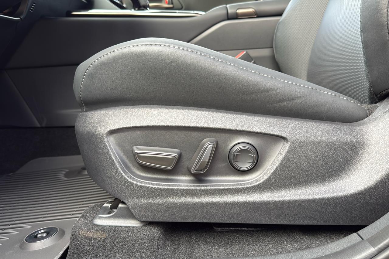 2025 Toyota Crown Signia Limited Advanced Tech Package Photo