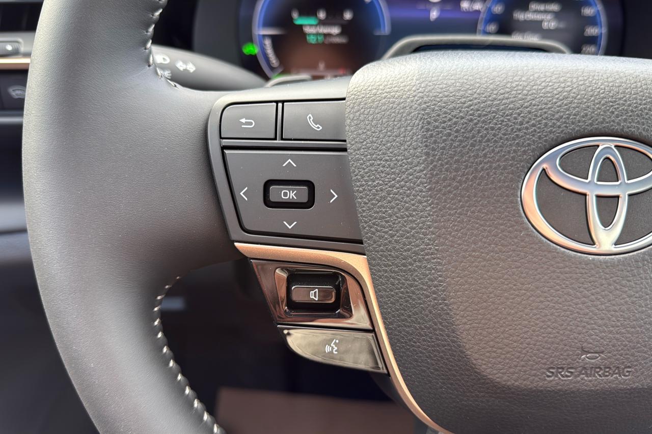 2025 Toyota Crown Signia Limited Advanced Tech Package Photo