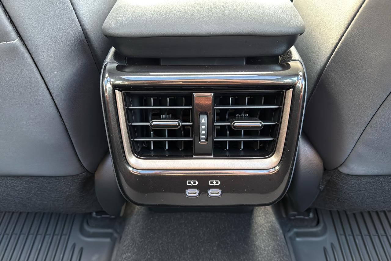 2025 Toyota Crown Signia Limited Advanced Tech Package Photo