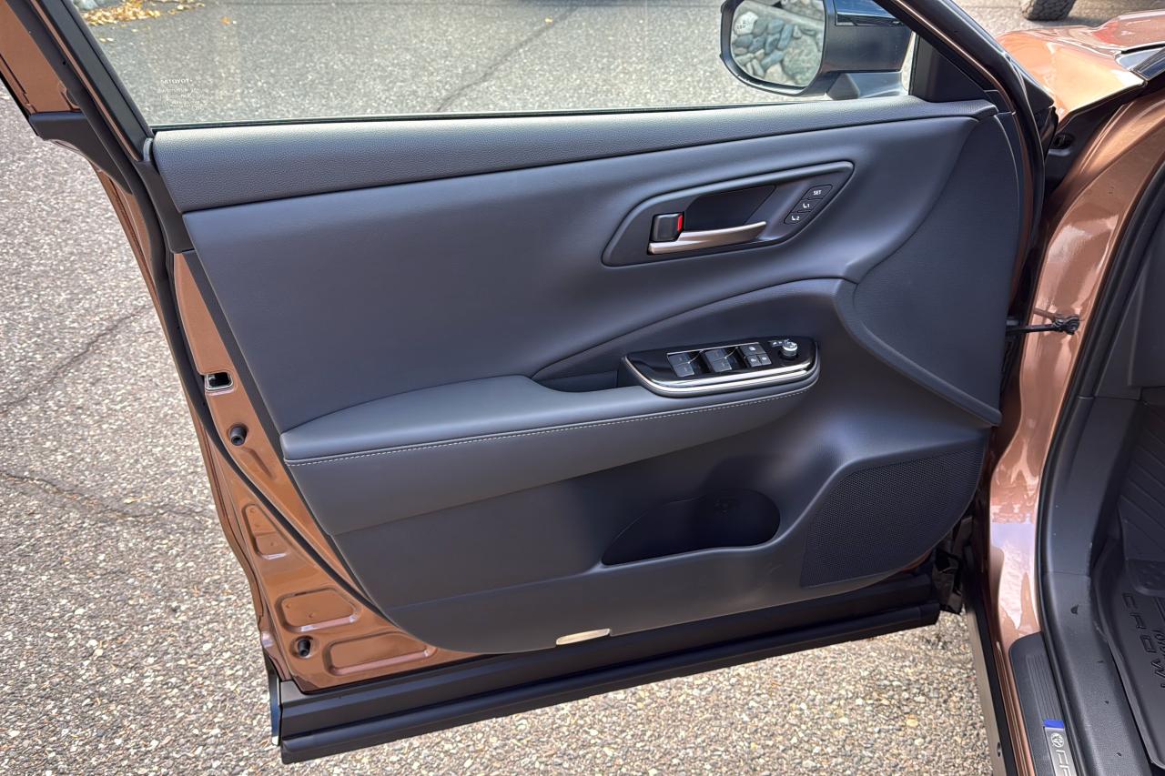 2025 Toyota Crown Signia Limited Advanced Tech Package Photo