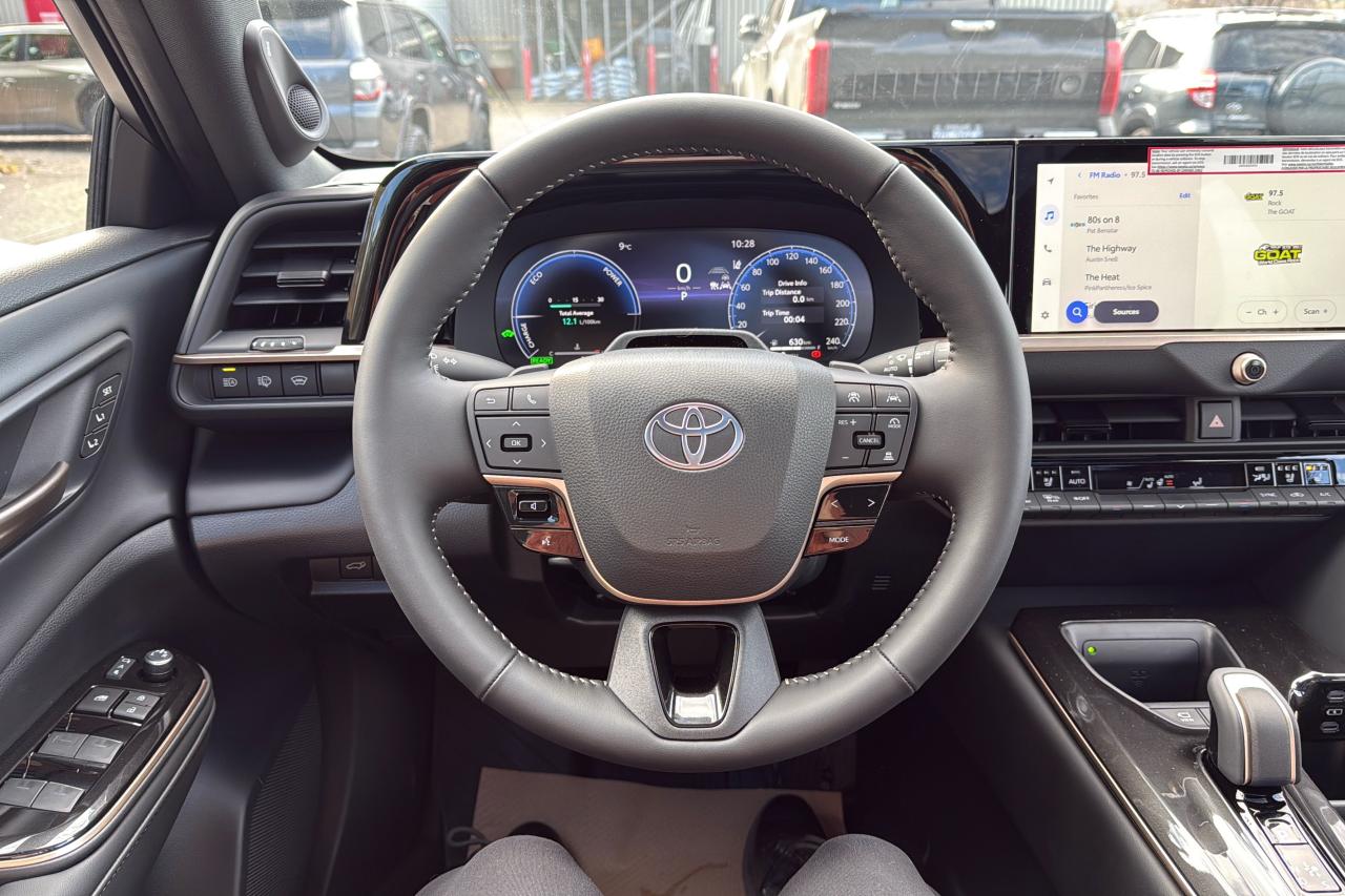 2025 Toyota Crown Signia Limited Advanced Tech Package Photo