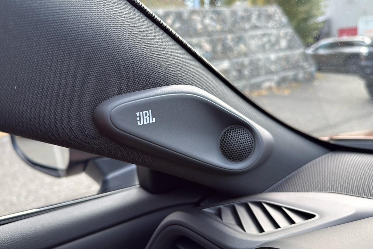 2025 Toyota Crown Signia Limited Advanced Tech Package Photo