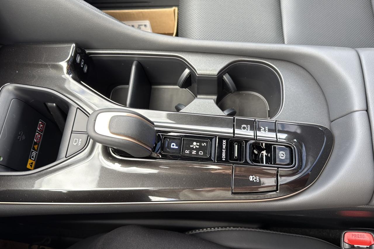 2025 Toyota Crown Signia Limited Advanced Tech Package Photo