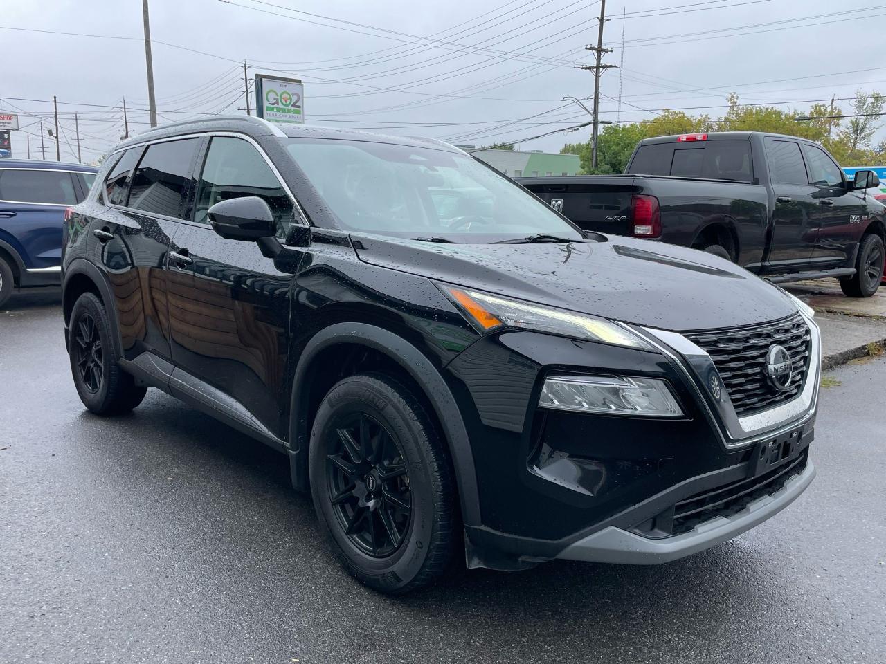 2021 Nissan Rogue SV - Photo #3