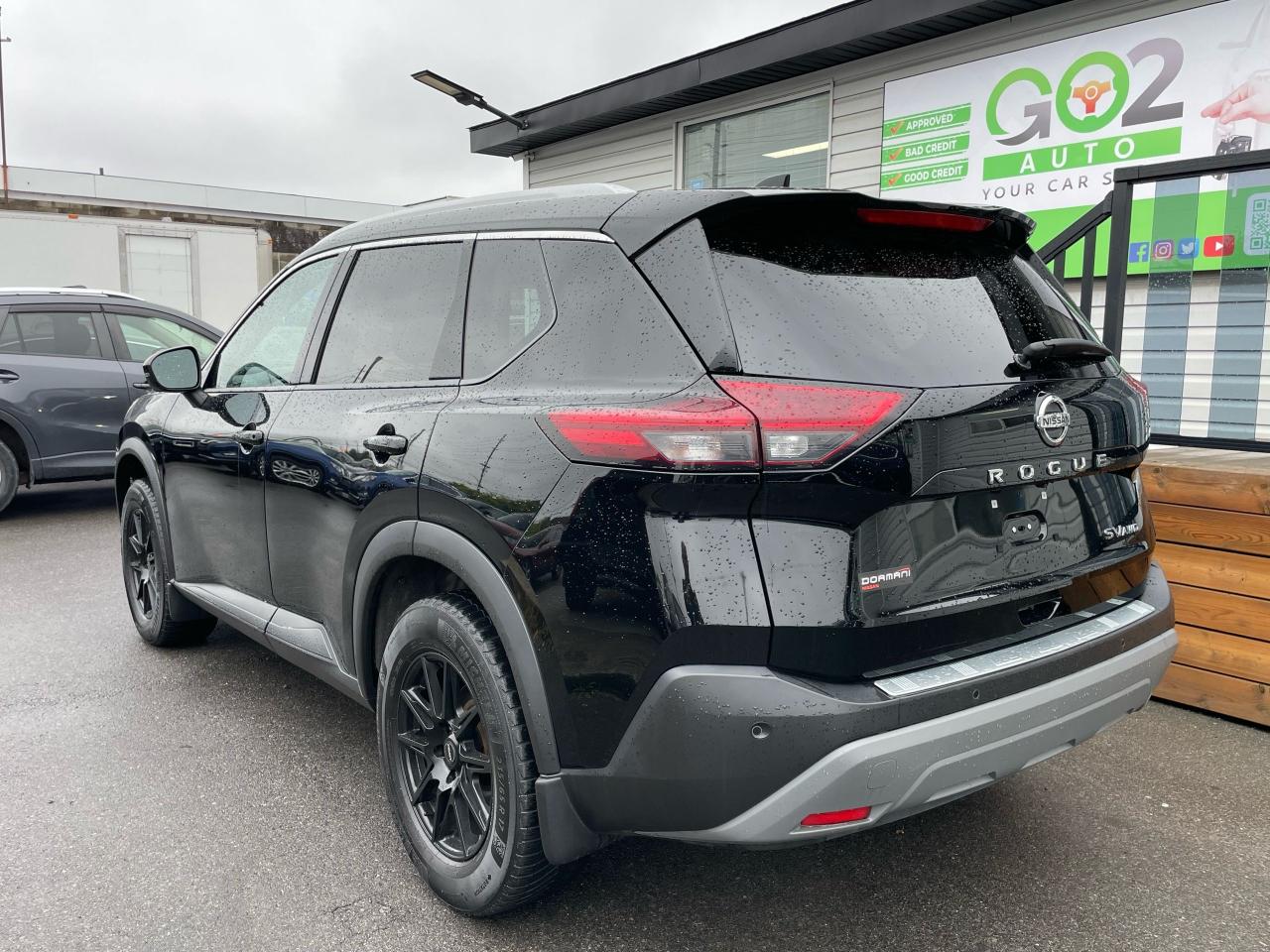 2021 Nissan Rogue SV - Photo #5