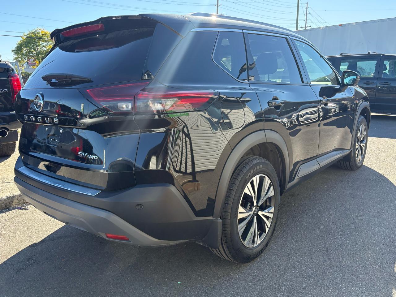 2021 Nissan Rogue SV - Photo #4