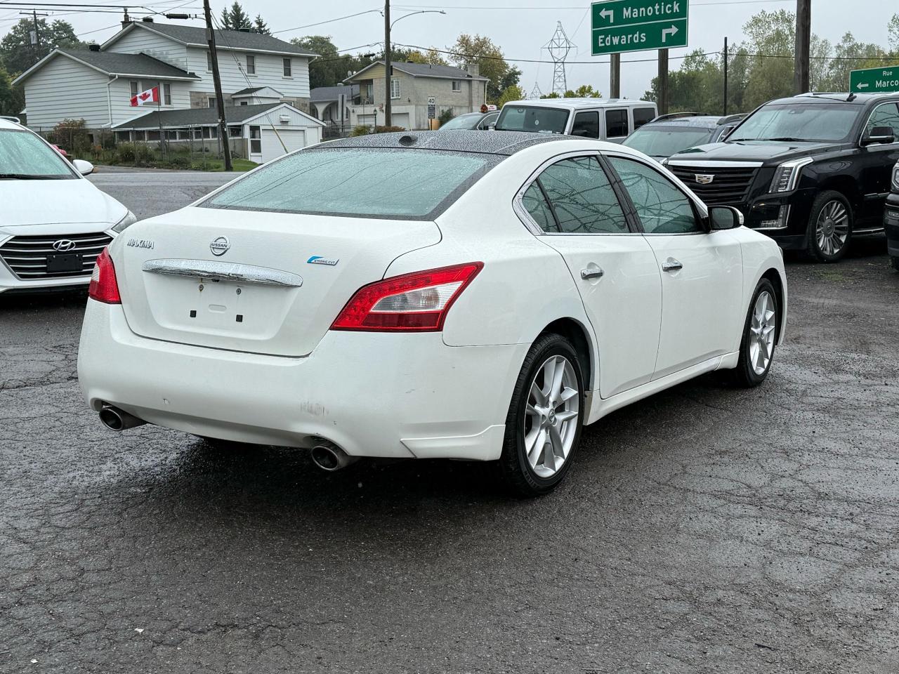 2011 Nissan Maxima 3.5 SV w/Premium Pkg Photo4