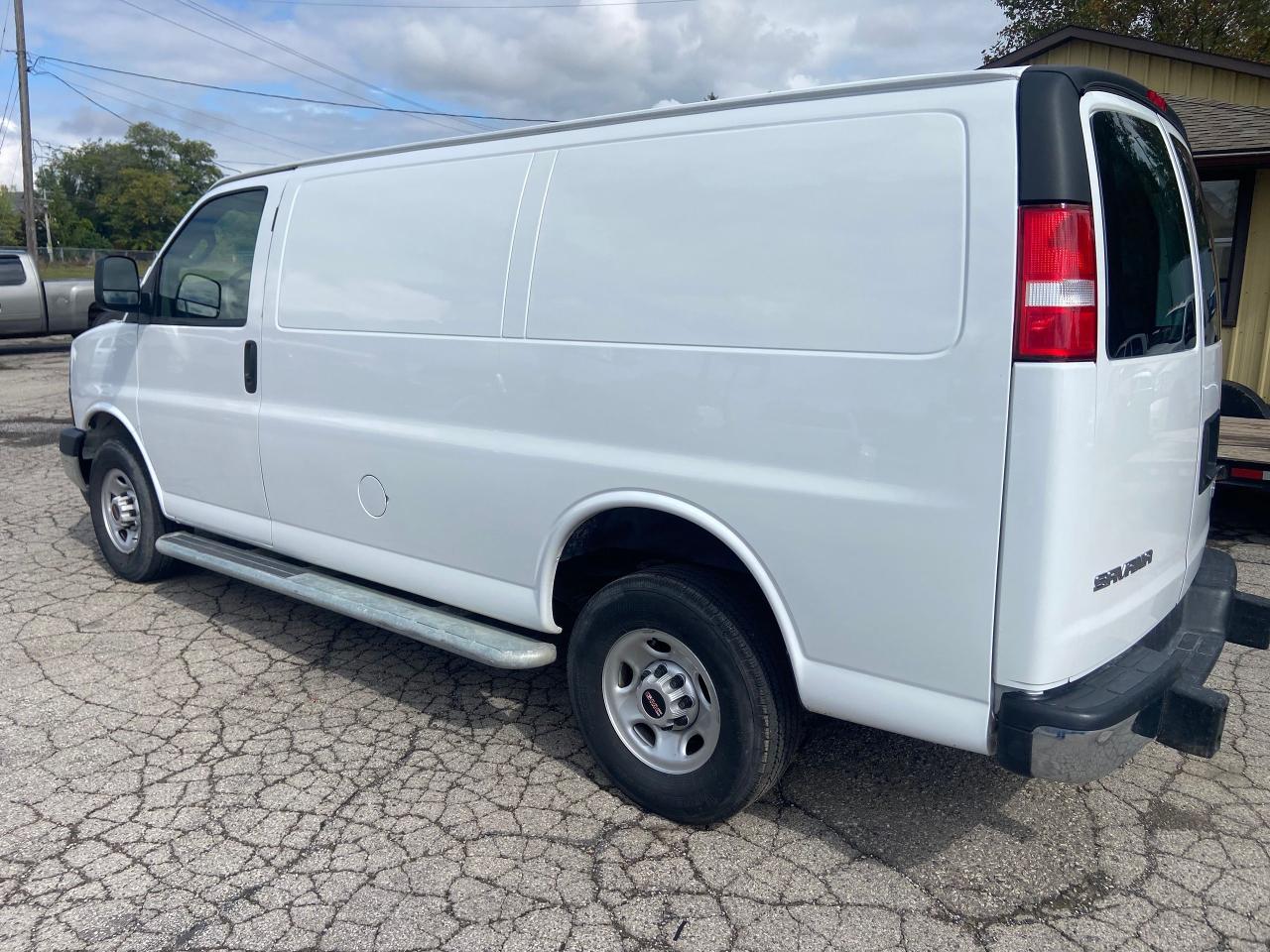 2023 GMC Savana Cargo Van  Photo3