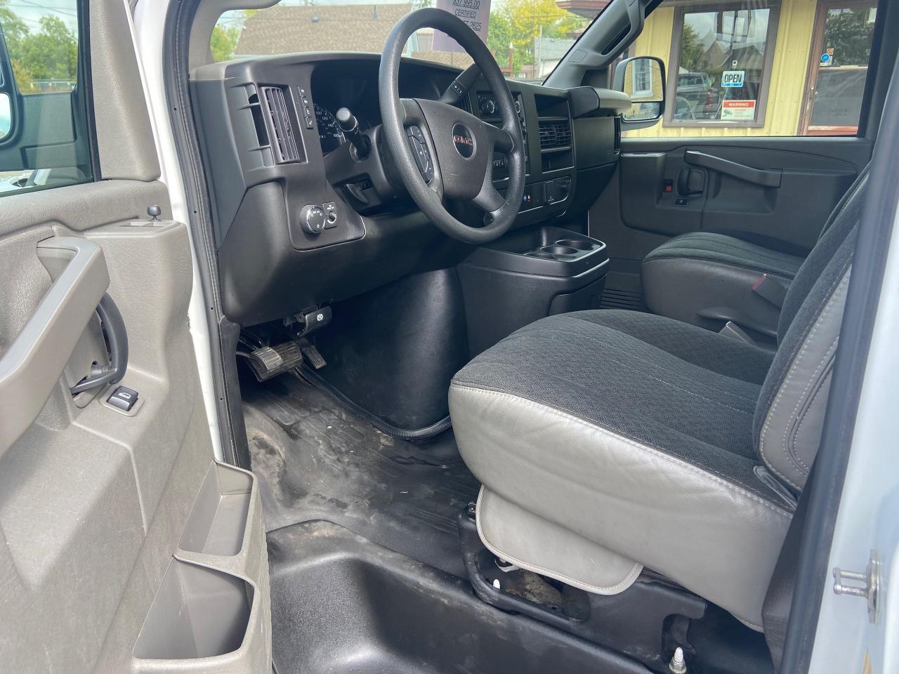 2023 GMC Savana Cargo Van  - Photo #6